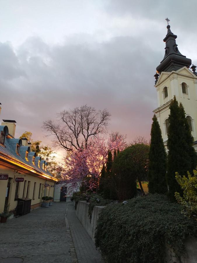 Guest House "Arkhistratyg" Lviv Exterior photo