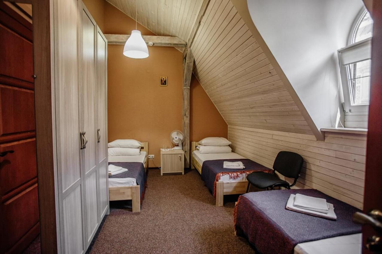 Guest House "Arkhistratyg" Lviv Exterior photo