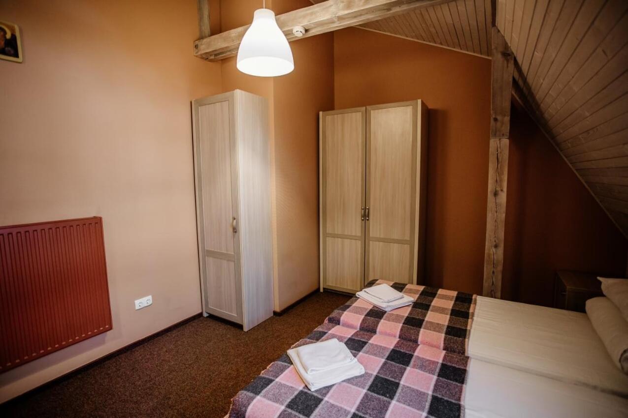 Guest House "Arkhistratyg" Lviv Exterior photo