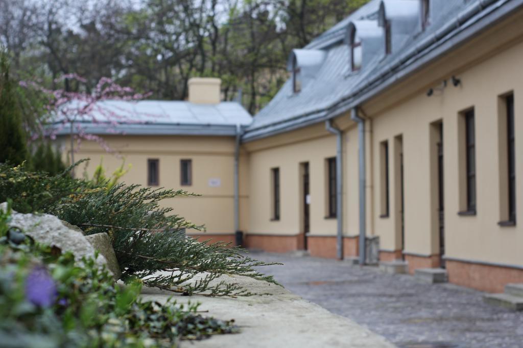 Guest House "Arkhistratyg" Lviv Exterior photo