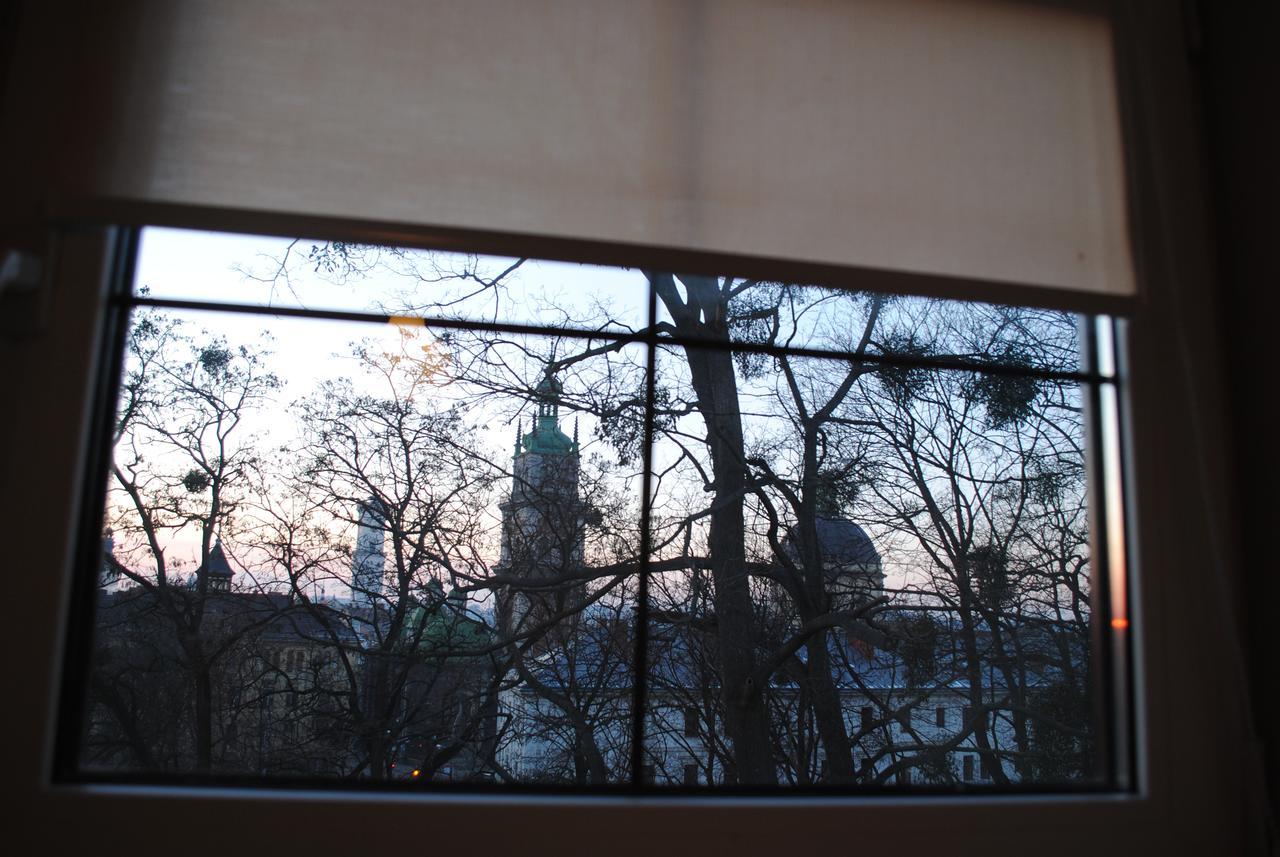 Guest House "Arkhistratyg" Lviv Exterior photo