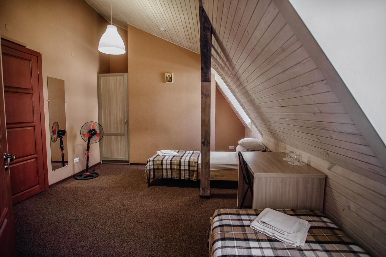 Guest House "Arkhistratyg" Lviv Exterior photo
