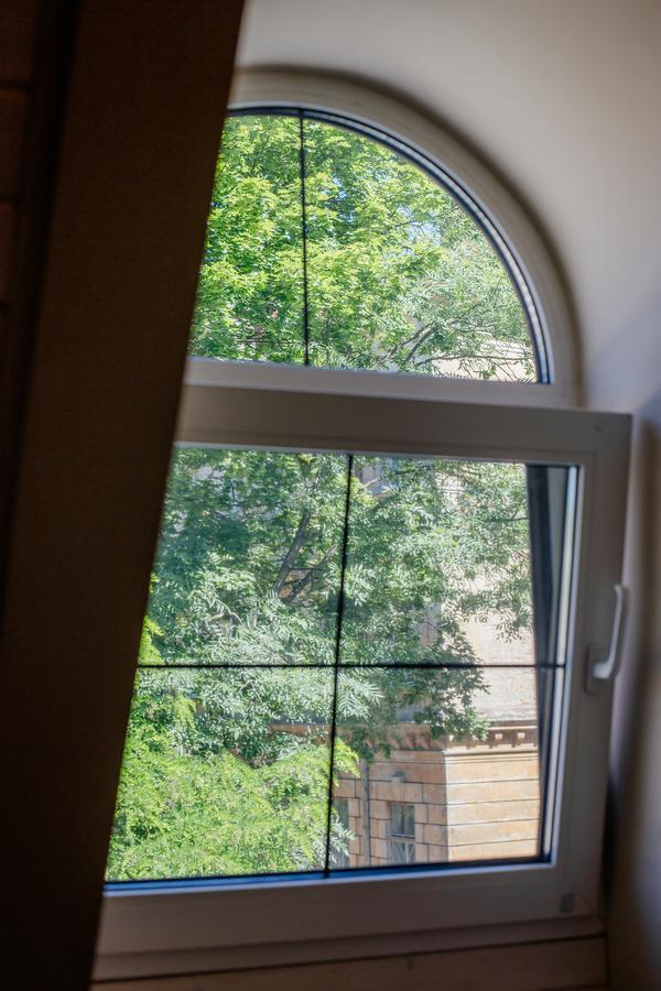 Guest House "Arkhistratyg" Lviv Exterior photo