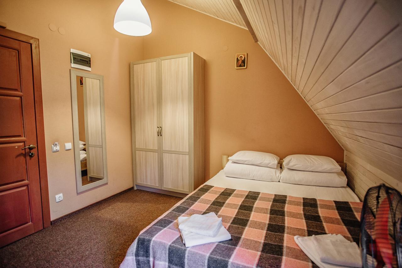 Guest House "Arkhistratyg" Lviv Exterior photo