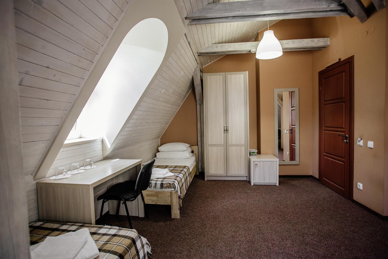 Guest House "Arkhistratyg" Lviv Exterior photo